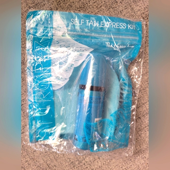 St-Tropez Self Tan Express Kit. - Picture 1 of 11
